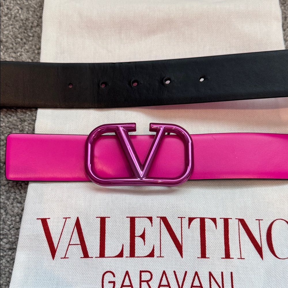 Valentino Garavani Fuchsia Vlogo Belt - Picture 4 of 5